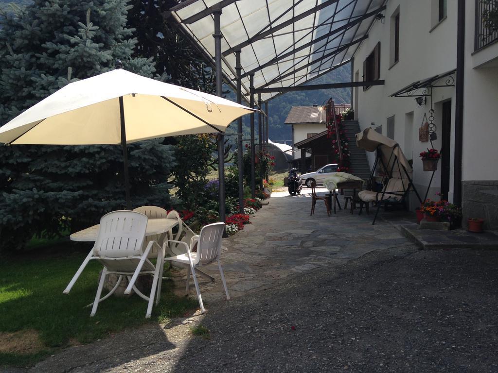 Agriturismo La Grange ポン・サン・マルテン エクステリア 写真